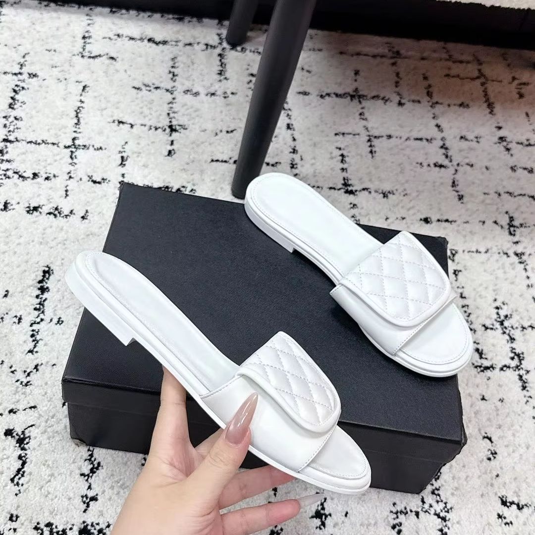 Women White Quilted Slide Sand - огляд і ціна Summer Quilt